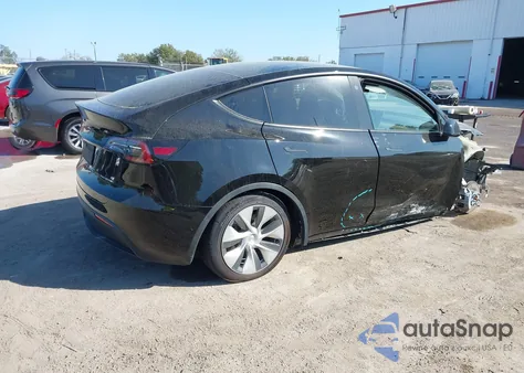 2022 Tesla Model Y Long Range Dual Motor All-Wheel Drive from USA, damaged, VIN 7SAYGDEE6NF313947